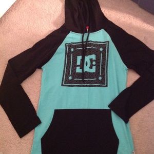 D.C. Men's size small long sleeve tee